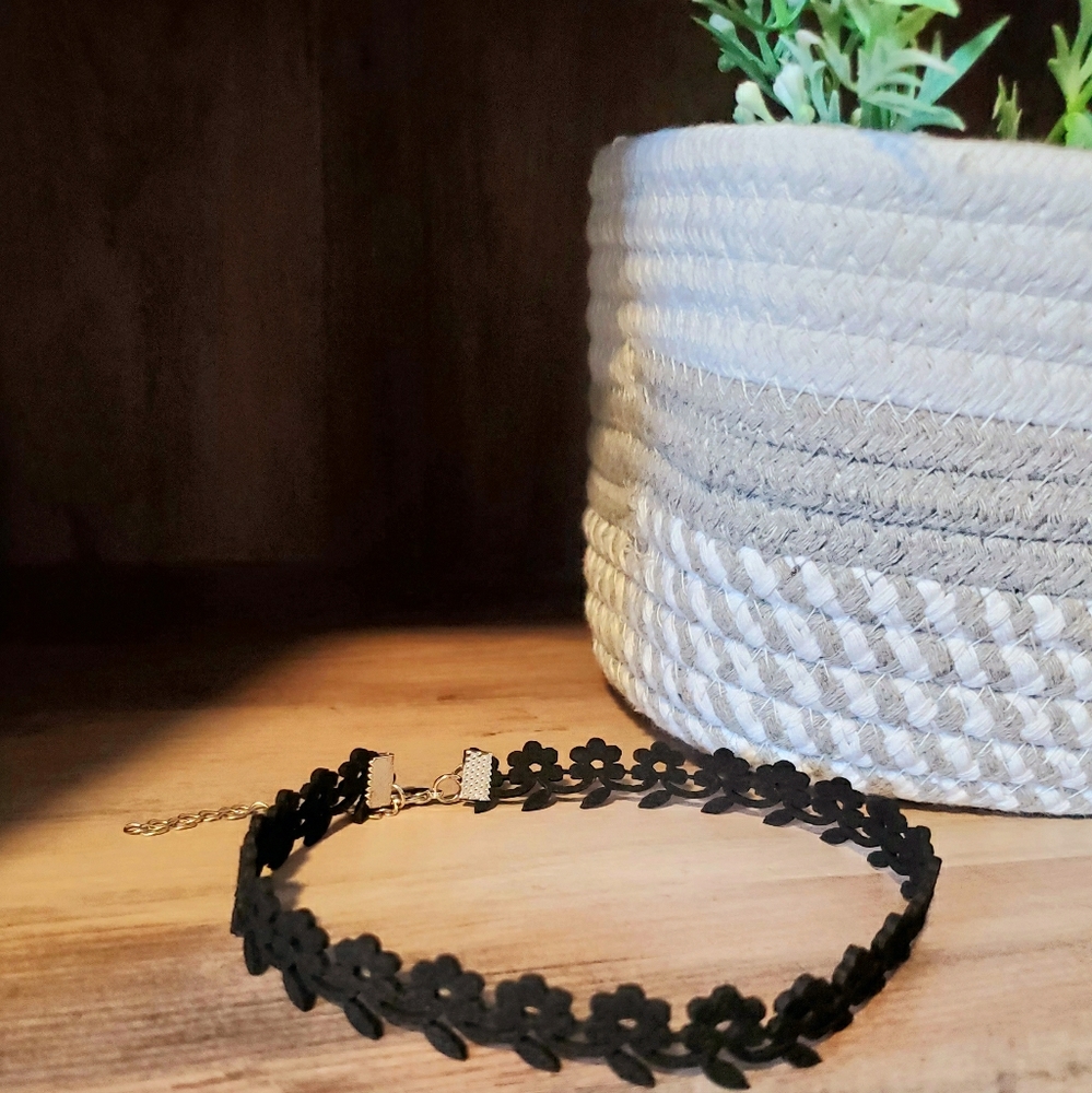 Black floral choker necklace